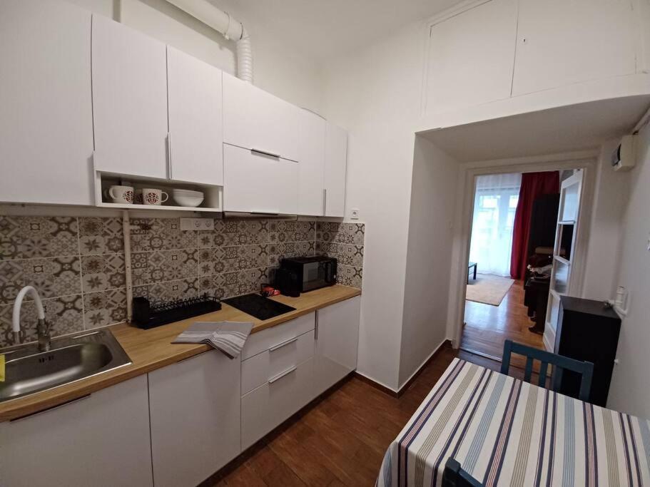 Hero'S Square Apartment Budapest Exterior photo